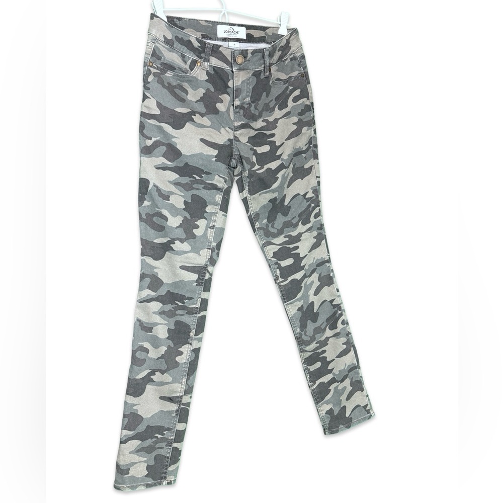 JORDACHE Ladies Mid Rise Skinny Camoflauge Jean